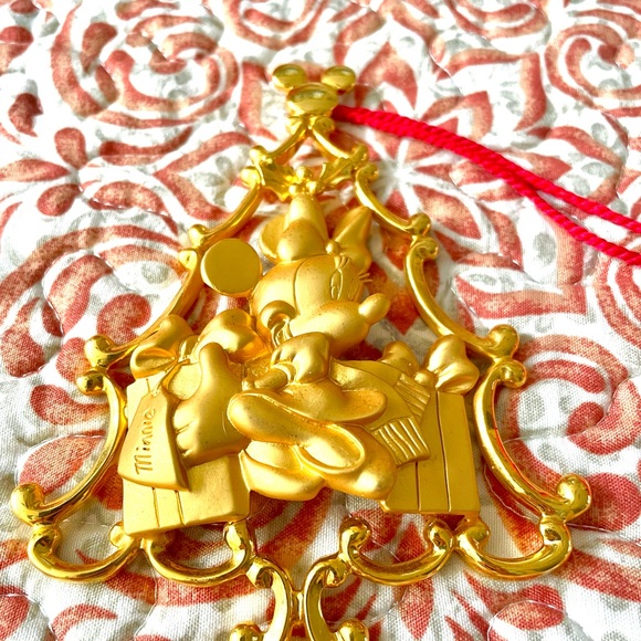 Disney’s Minnie Mouse 3-D Gold Ornament - Picture 7 of 15